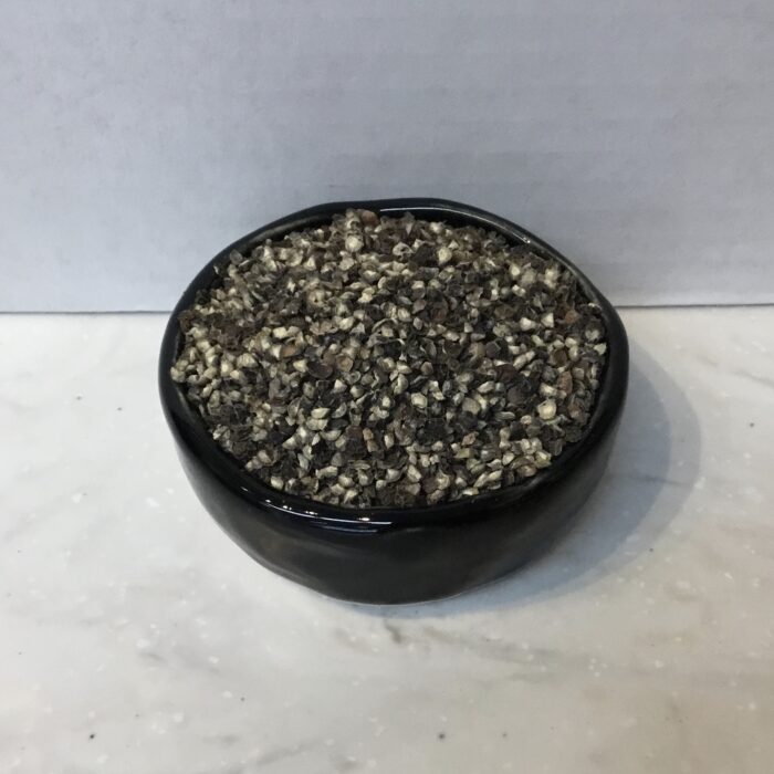 This cracked black pepper is the largest size of ground pepper available and its flavor is pungent and spicy, adds depth and complexity to dishes.
