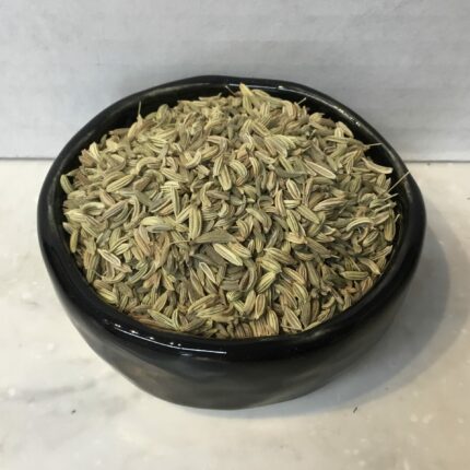 Fennel seeds bring sweet, aromatic flavor to Italian and Indian dishes, teas, baked goods, pickles, and more—great for digestion and freshening breath.