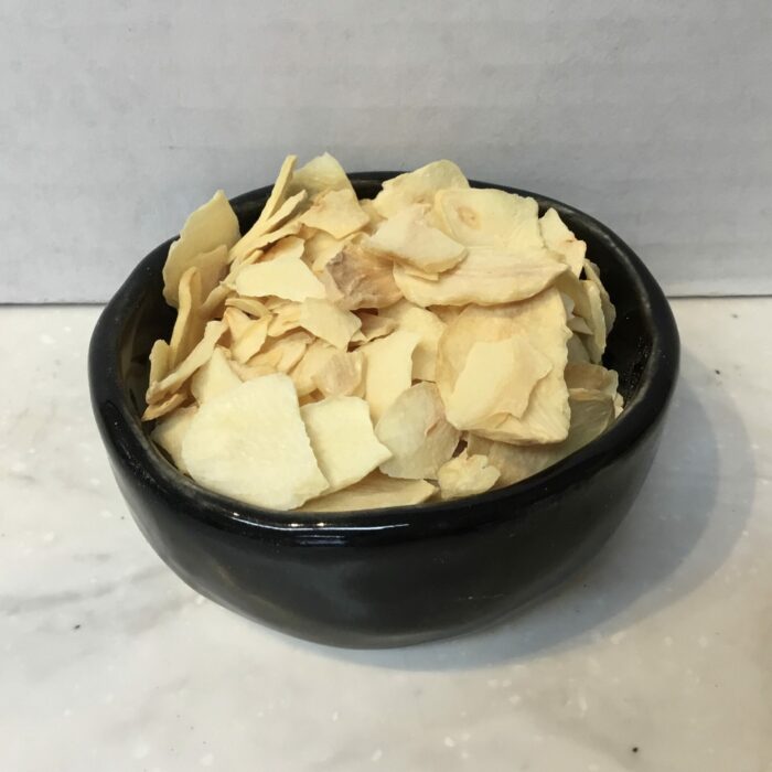 Garlic slices refer to thinly sliced fresh garlic cloves. These slices offer a more pronounced garlic flavor compared to minced or powdered garlic.