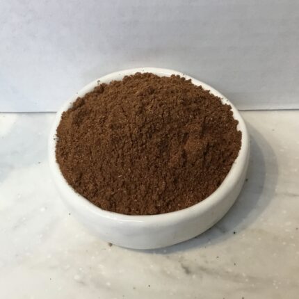 Ground star anise adds warm, spicy flavor to baking, mulled drinks, sauces, Asian dishes, curries, chai tea, infusions, and pickling.