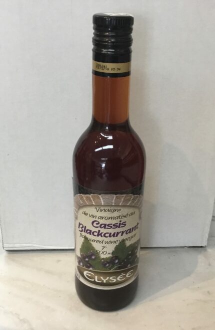 Blackcurrant flavoured wine vinegar, a wine vinegar infused with blackcurrant for a rich and elegant finish to salads, glazes, and gourmet dishes.