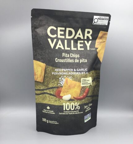 Cedar Valley Red Pepper & Garlic Pita Chips deliver bold savoury flavour, crispy crunch, and wholesome ingredients in every bite.